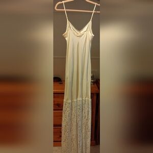 Elegant White Silk And Lace Dress Gold Hawk